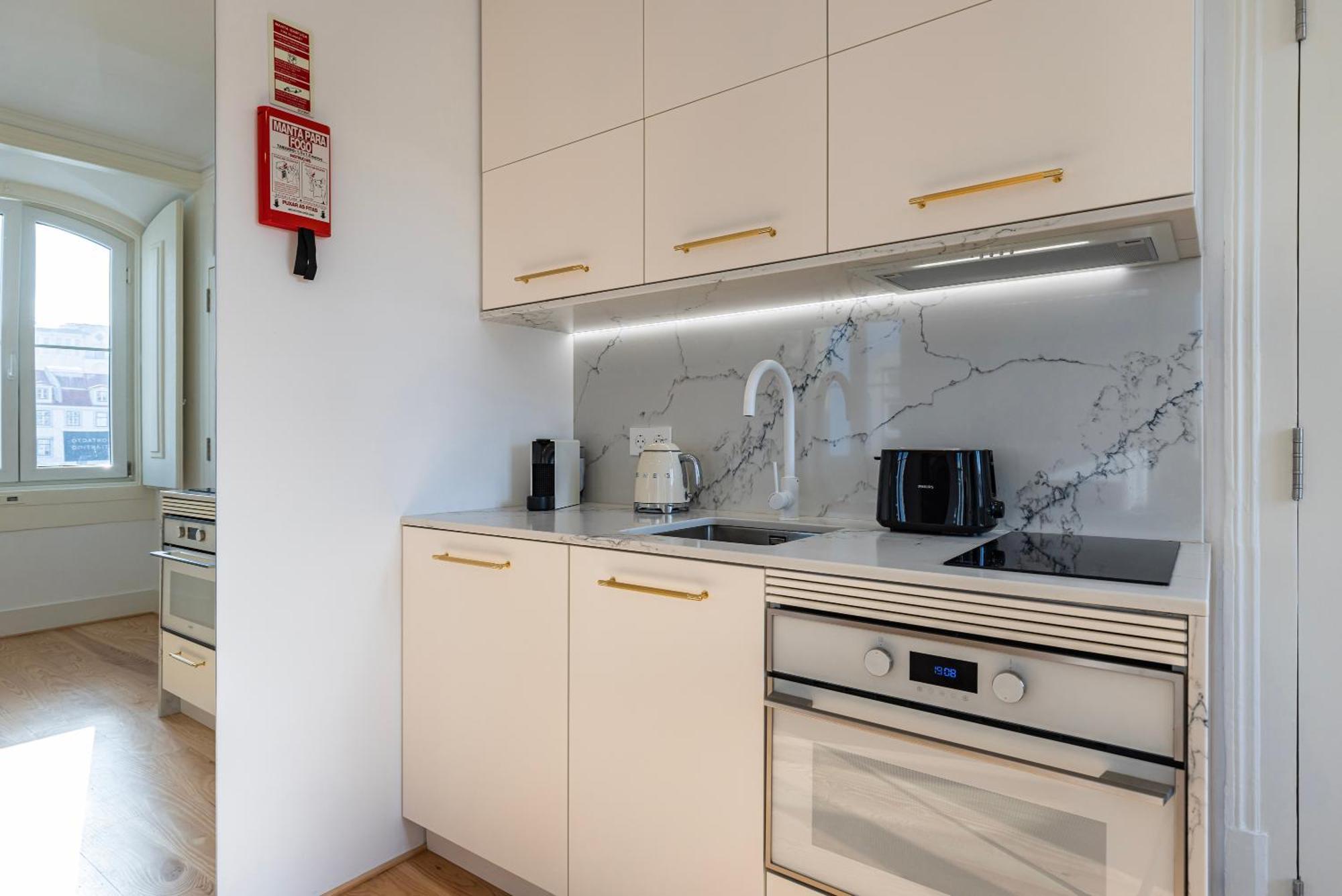 Figueira Quality Apartments By Lovelystay Lisbon Exterior photo